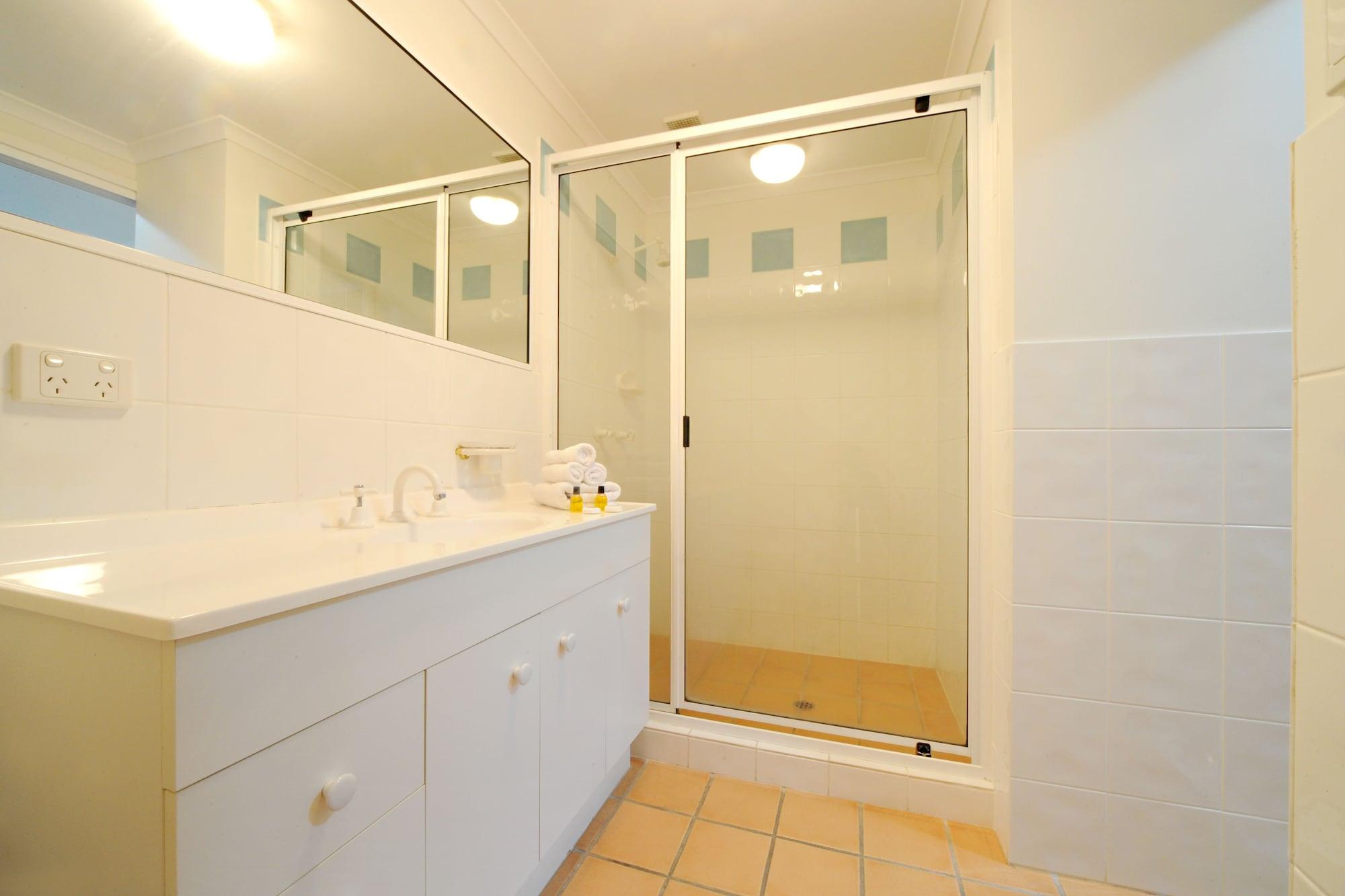 איירלי ביץ' At Beach Court Holiday Villas מראה חיצוני תמונה