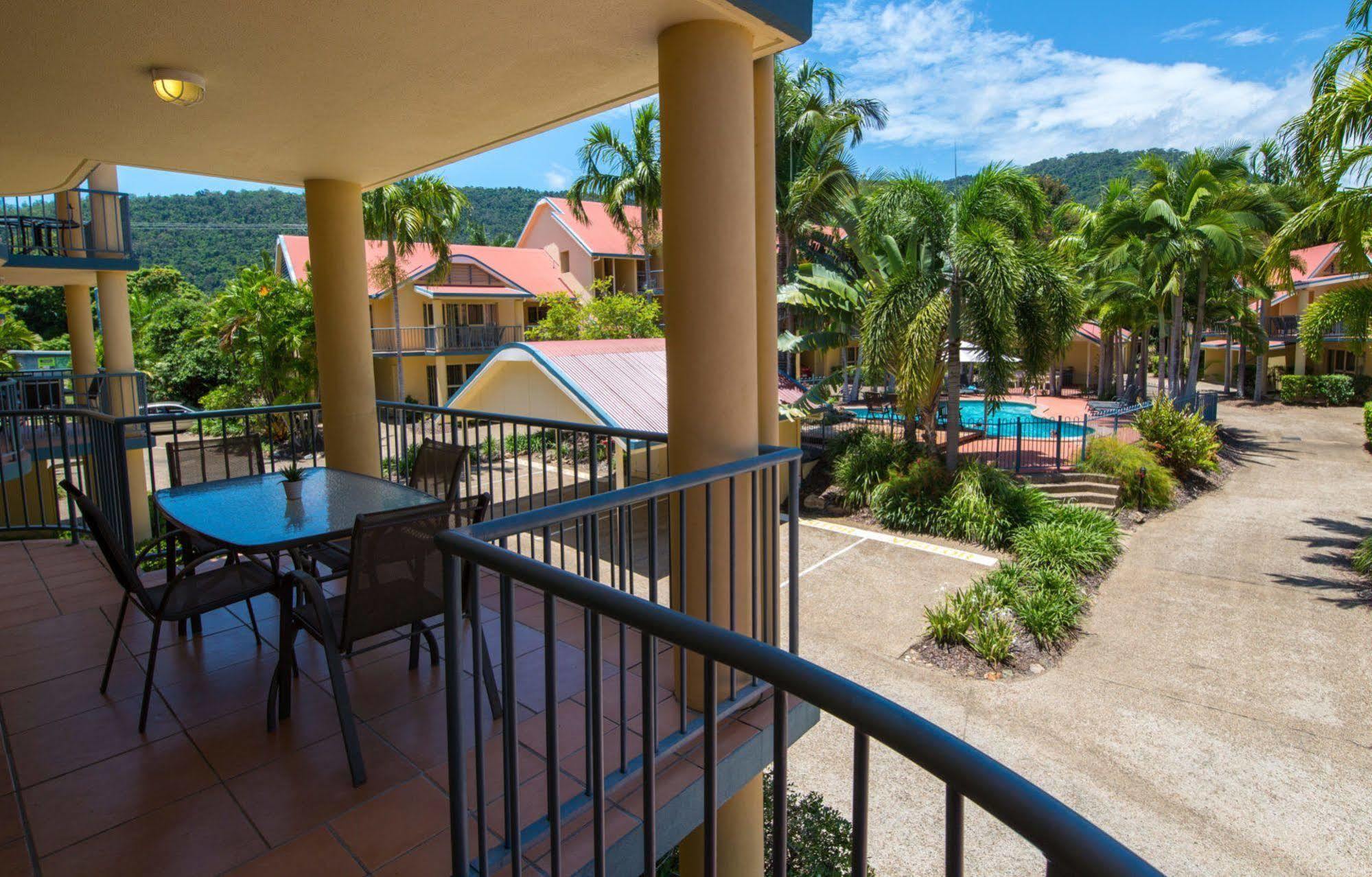 איירלי ביץ' At Beach Court Holiday Villas מראה חיצוני תמונה
