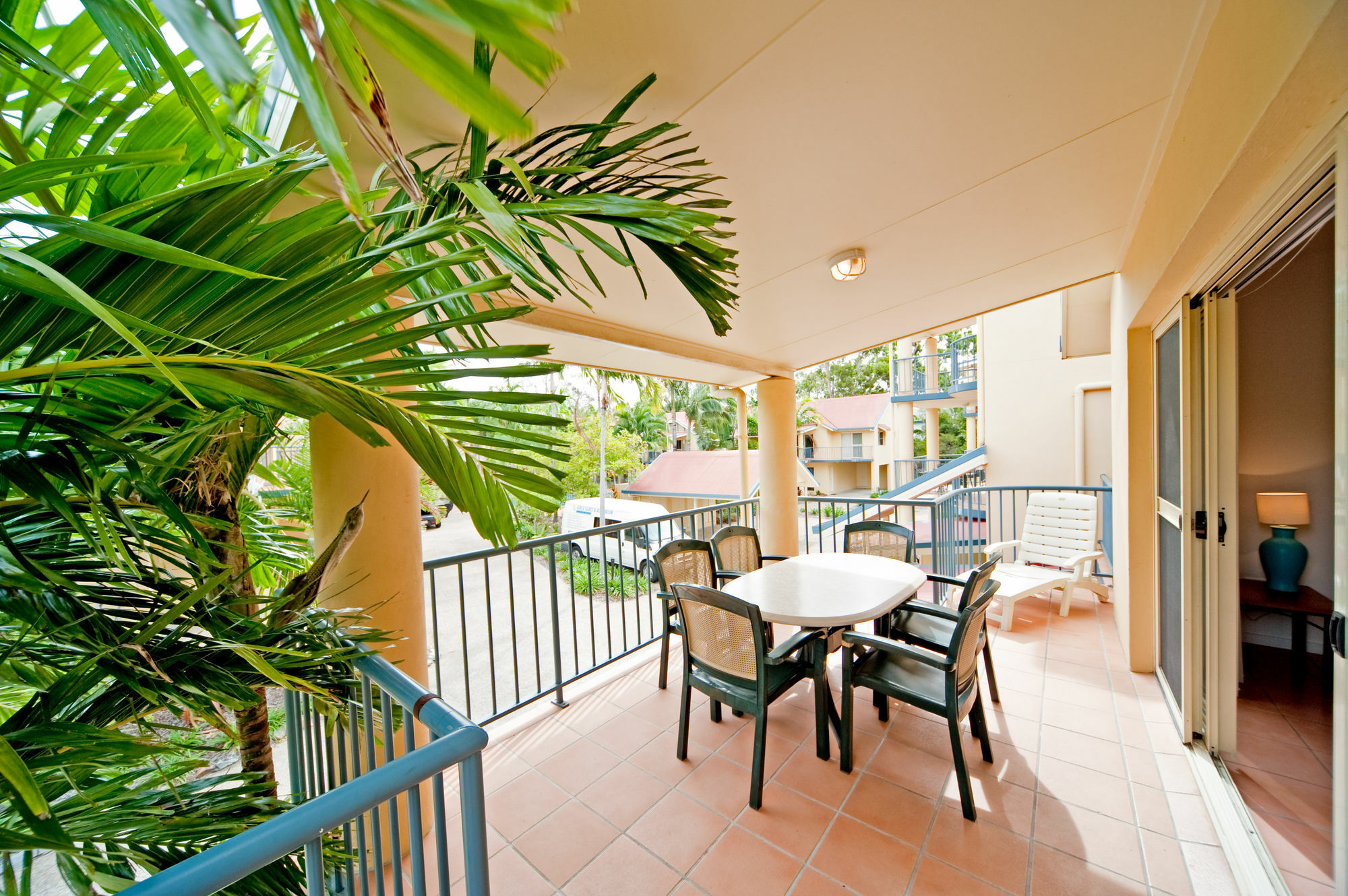 איירלי ביץ' At Beach Court Holiday Villas מראה חיצוני תמונה