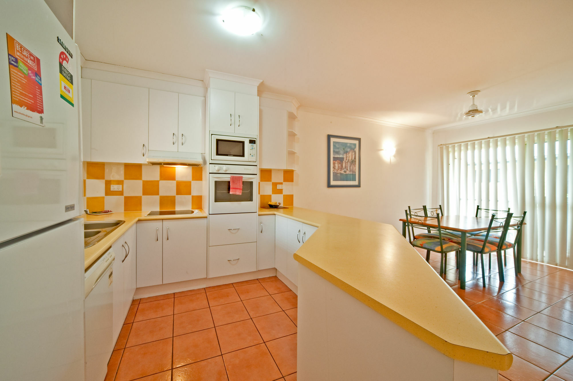 איירלי ביץ' At Beach Court Holiday Villas מראה חיצוני תמונה