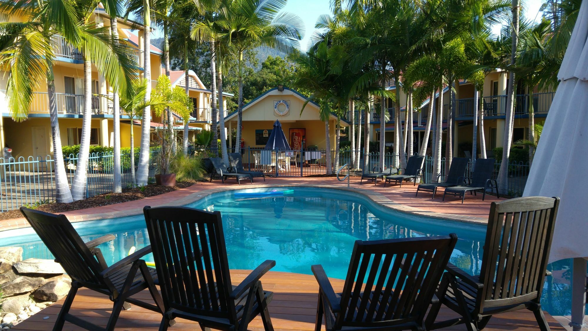 איירלי ביץ' At Beach Court Holiday Villas מראה חיצוני תמונה